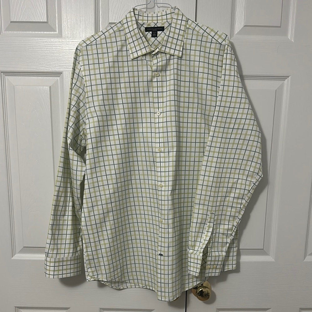Banana Republic Fitted 100 % cotton Green and White Gingham Casual Shirt